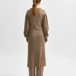 Selected Femme Jurk "Selene" Beige/grijs -Exporteren Mooie Look Winkel selected femme jurk selene beige grijs 2